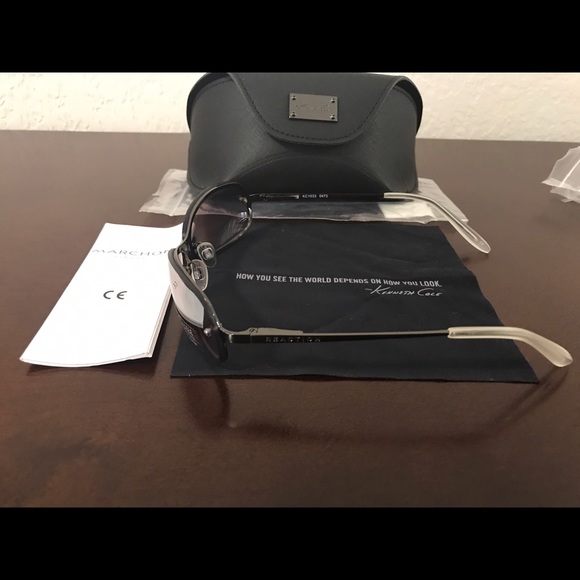 Kenneth Cole woman sunglasses new never used
