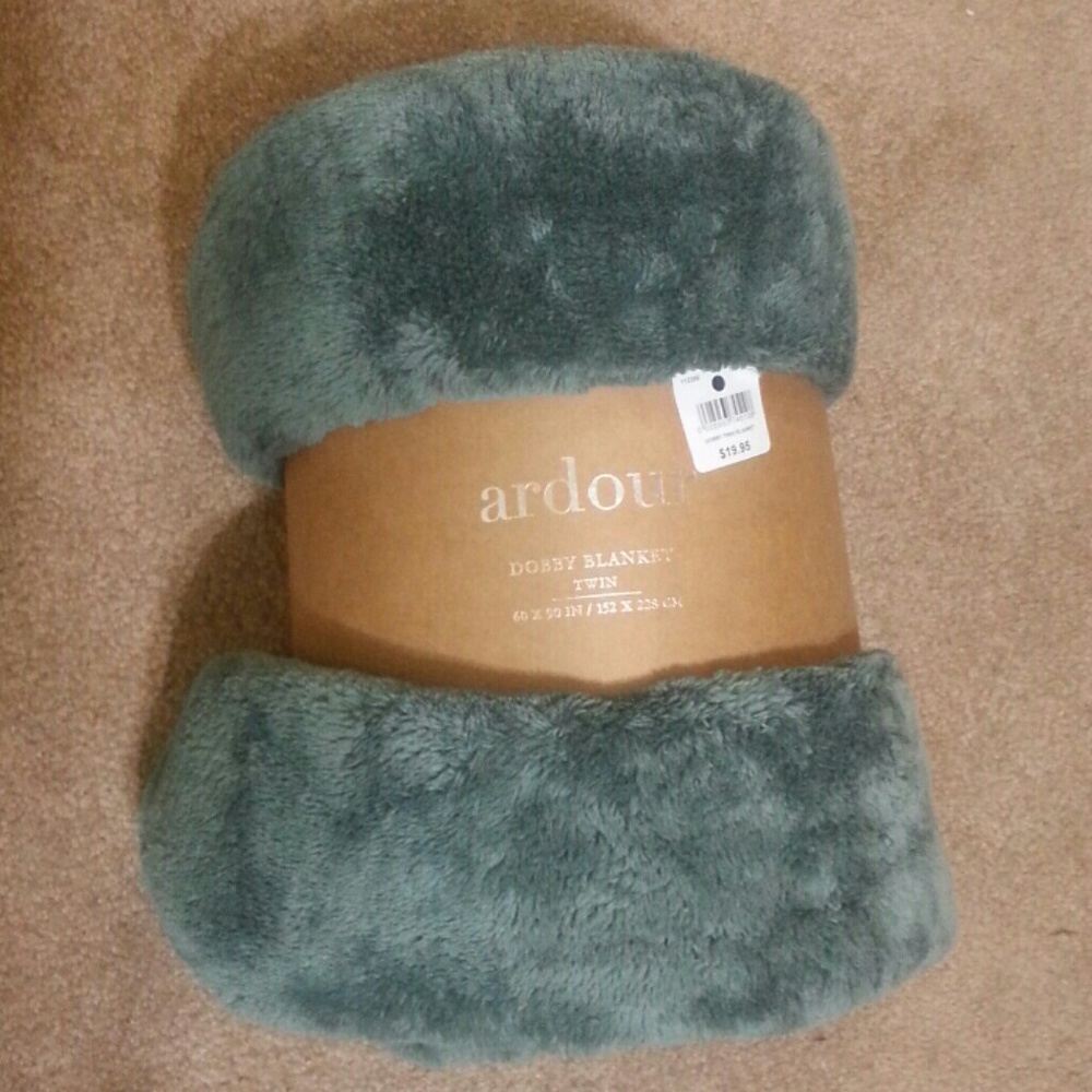 ARDOUR Dobby Plush Blanket Twin
