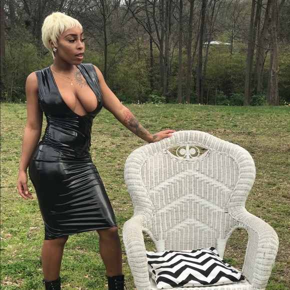 Club dress - Picture 2 of 3