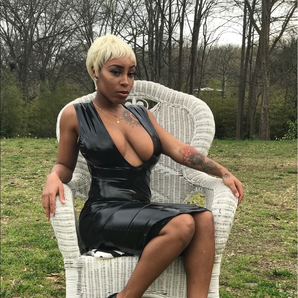 Club dress - Picture 3 of 3