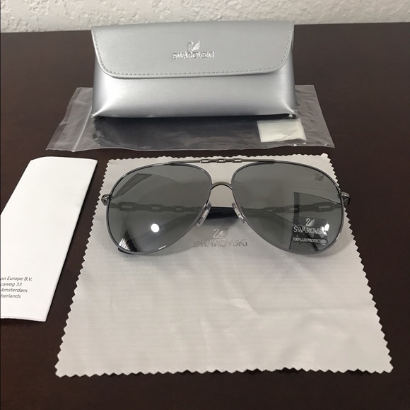Swerovski  woman sunglasses new never used
