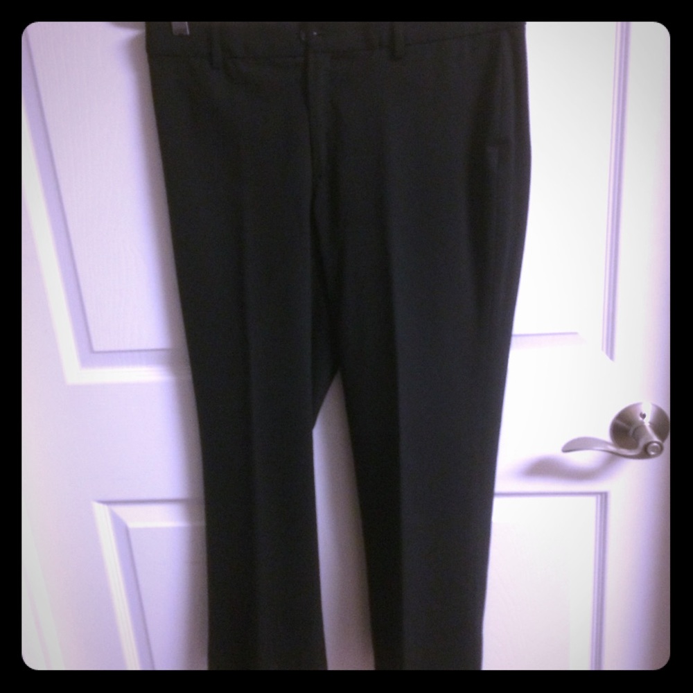 Banana Republic Ladies' Cropped Pants in 4