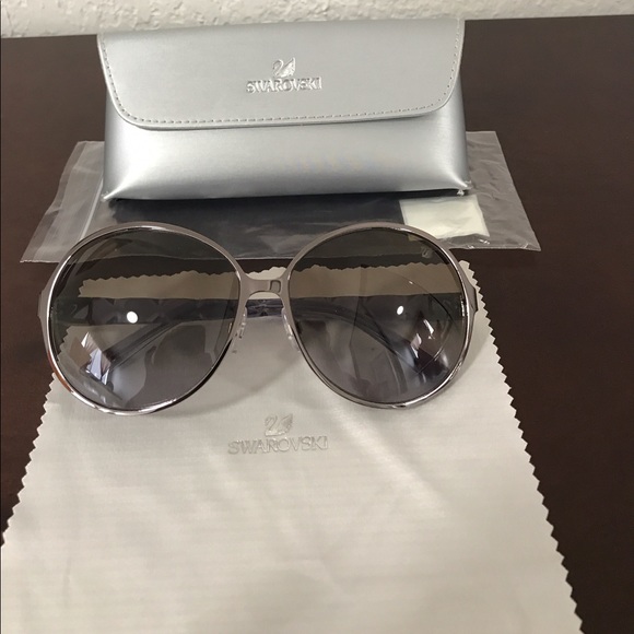 Swerovski  woman sunglasses new never used main image 5