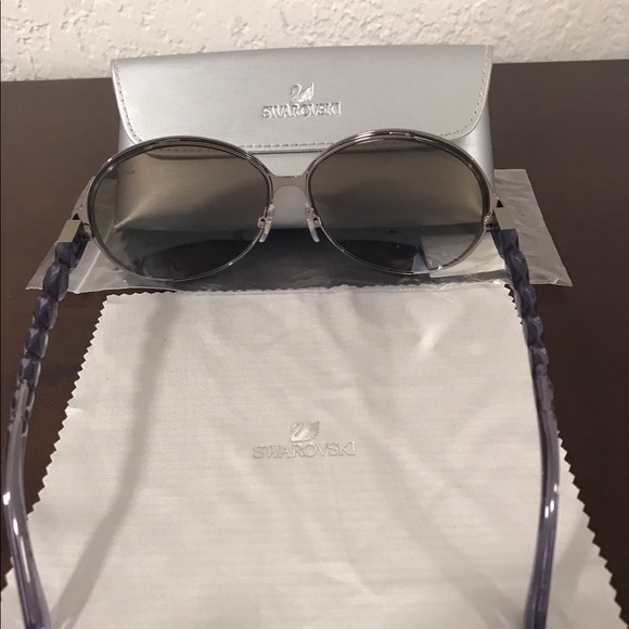 Swerovski  woman sunglasses new never used main image 4