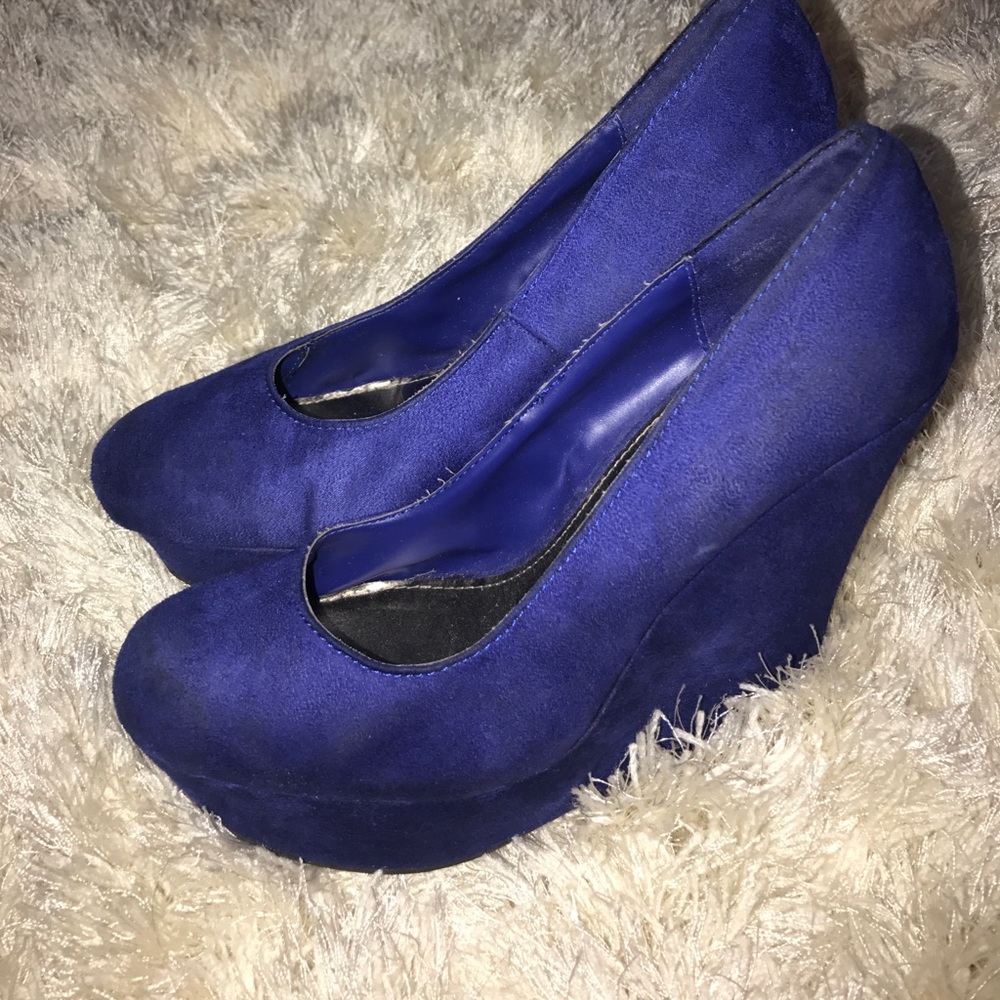 royal blue velvet wedges