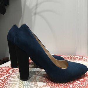 Gorgeous suede pumps