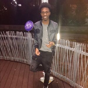 Meet your Posher, Jay