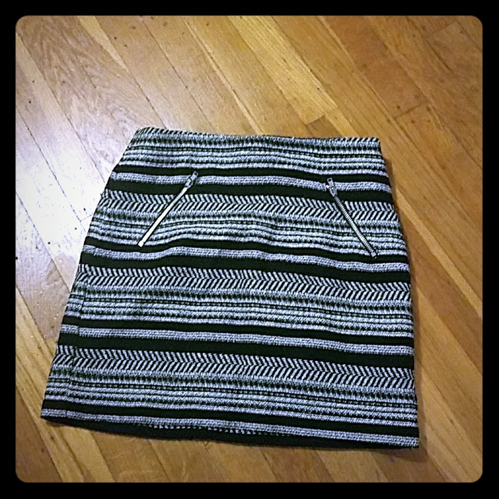 Black and white mini skirt