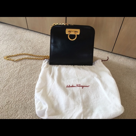 Salvatore Ferragamo shoulder bag - Picture 1 of 4