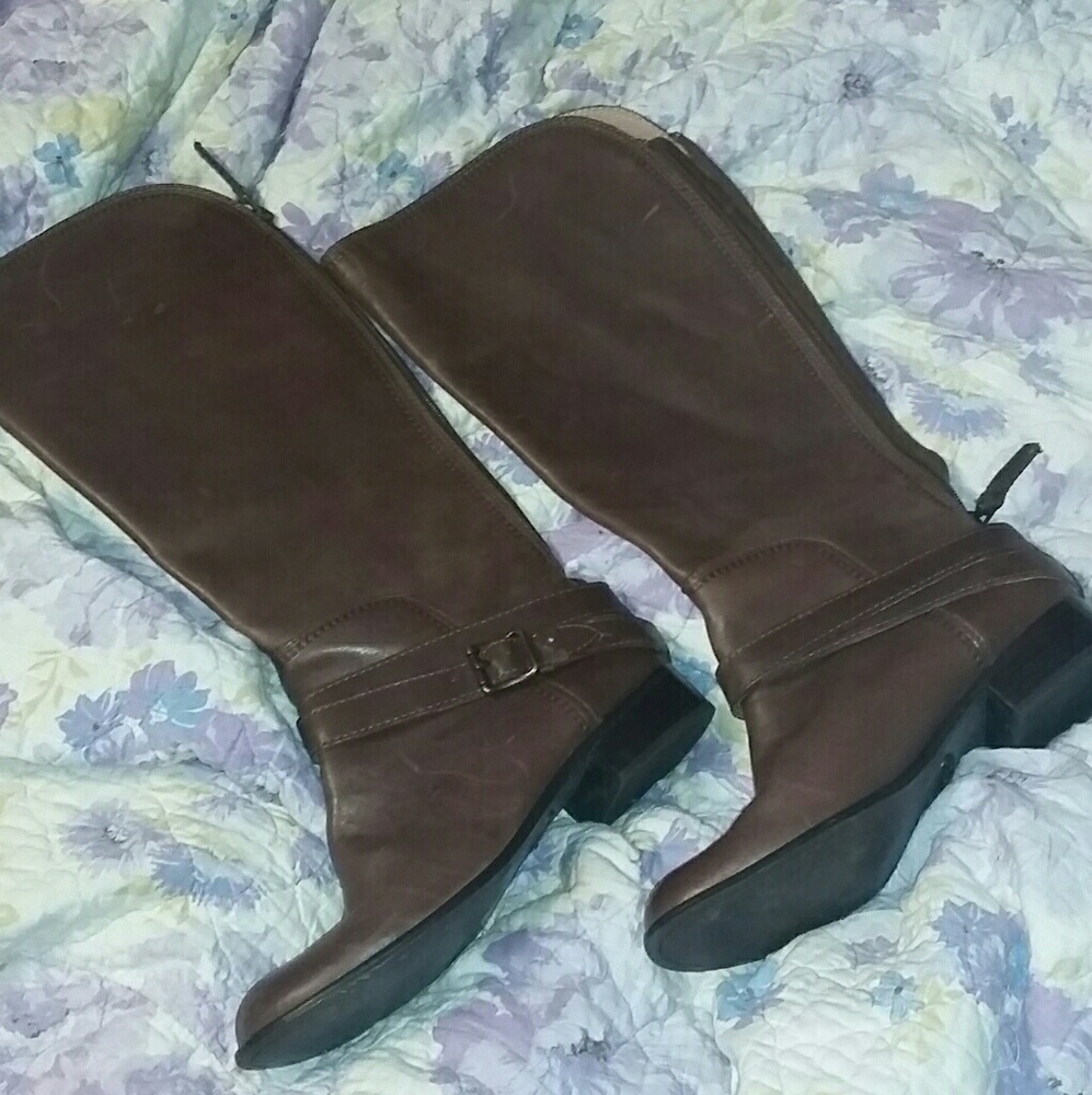 FOSSIL BOOTS