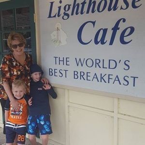 Meet your Posher, Connie