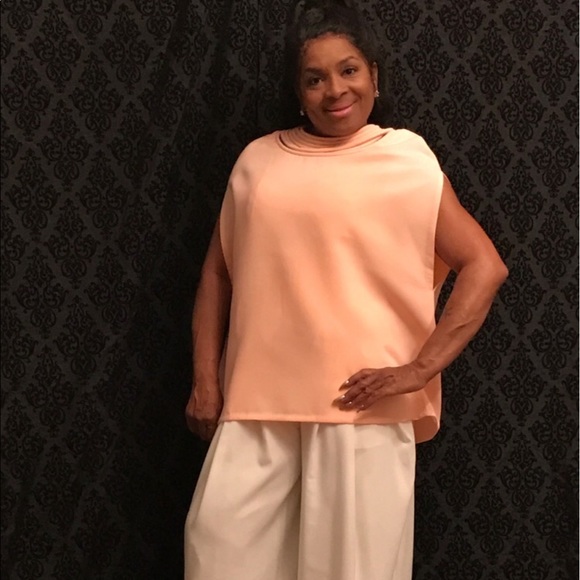 Cape top - Picture 1 of 2