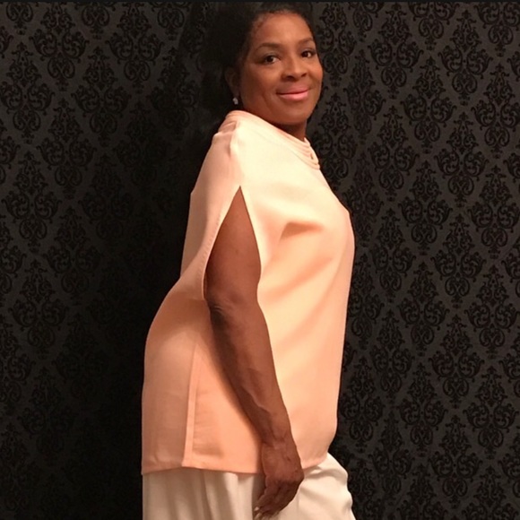 Cape top - Picture 2 of 2