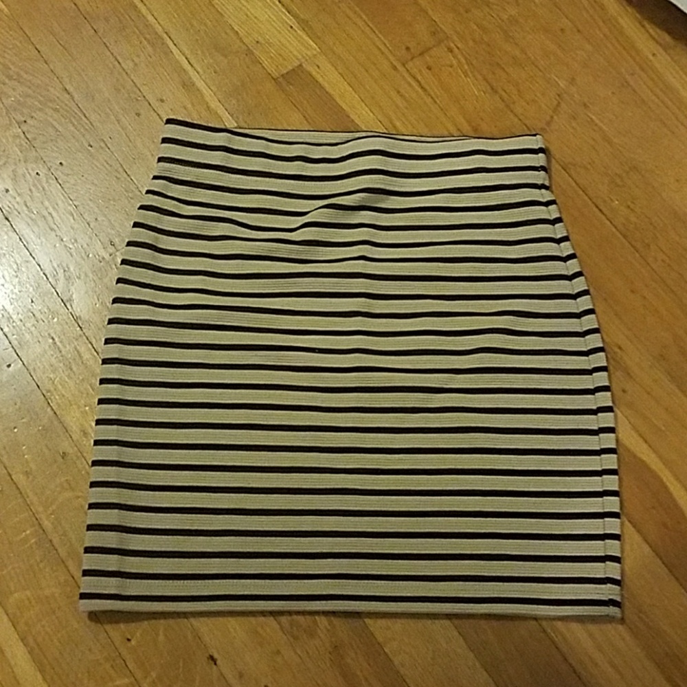 Beige black stripe mini skirt