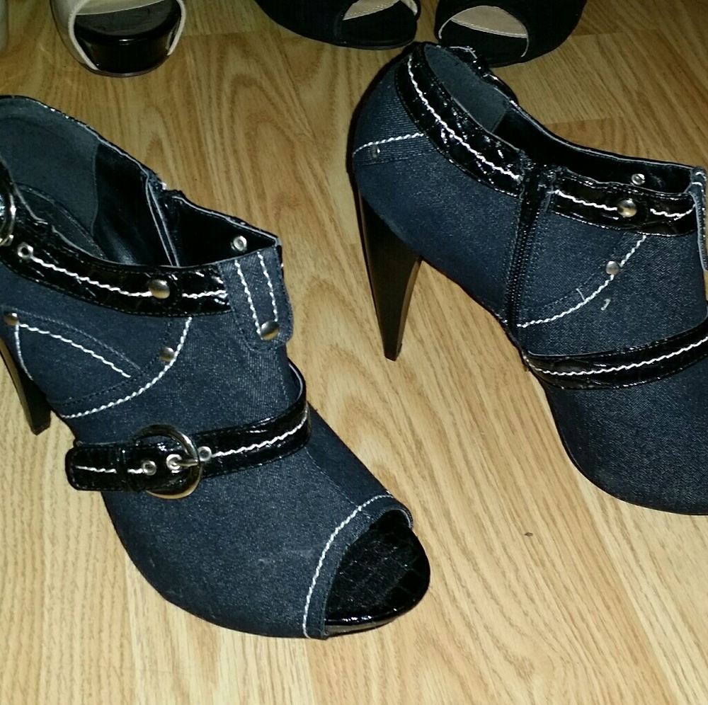 Herstyle leather and Jean banana heels