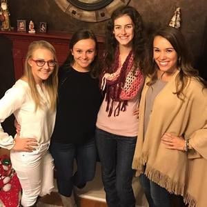 Meet your Posher, Casey