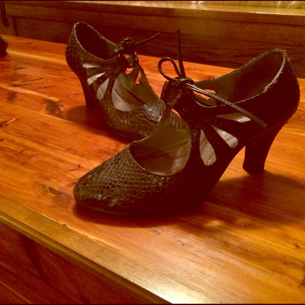 Adorable Black Aerosoles Mary Jane