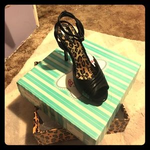 Bettie Page Gilda Peep-Toe Pump size 8