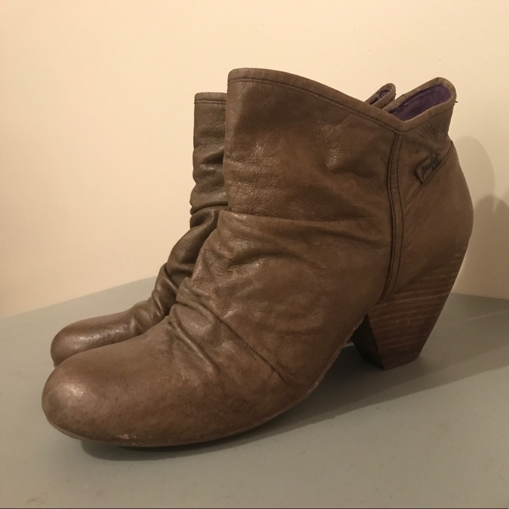 Heeled booties