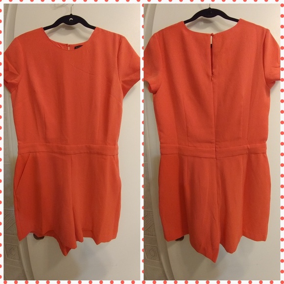 Banana Republic Short Sleeved Tailored Romper - Picture 4 of 5