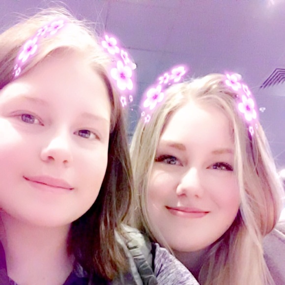 Meet your Posher, Gabrielle - Picture 2 of 2