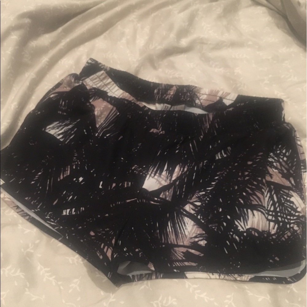 🌴🌴  shorts for beach 🌤 or warm weather!☀️