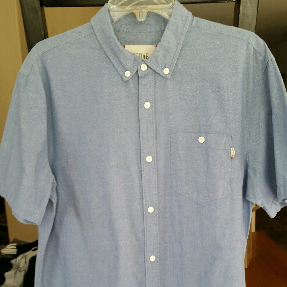 Men's ACTIVE dress shirt, lt. blue, very good cond