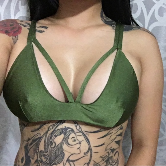 LAST ONE!!! 2 piece green bikini - Picture 2 of 3
