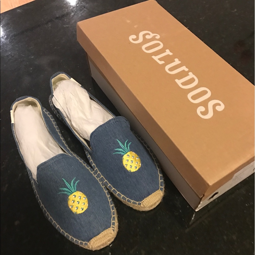 NEW Soludos embroidered espadrilles