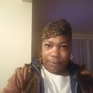 Meet your Posher, Lorraine