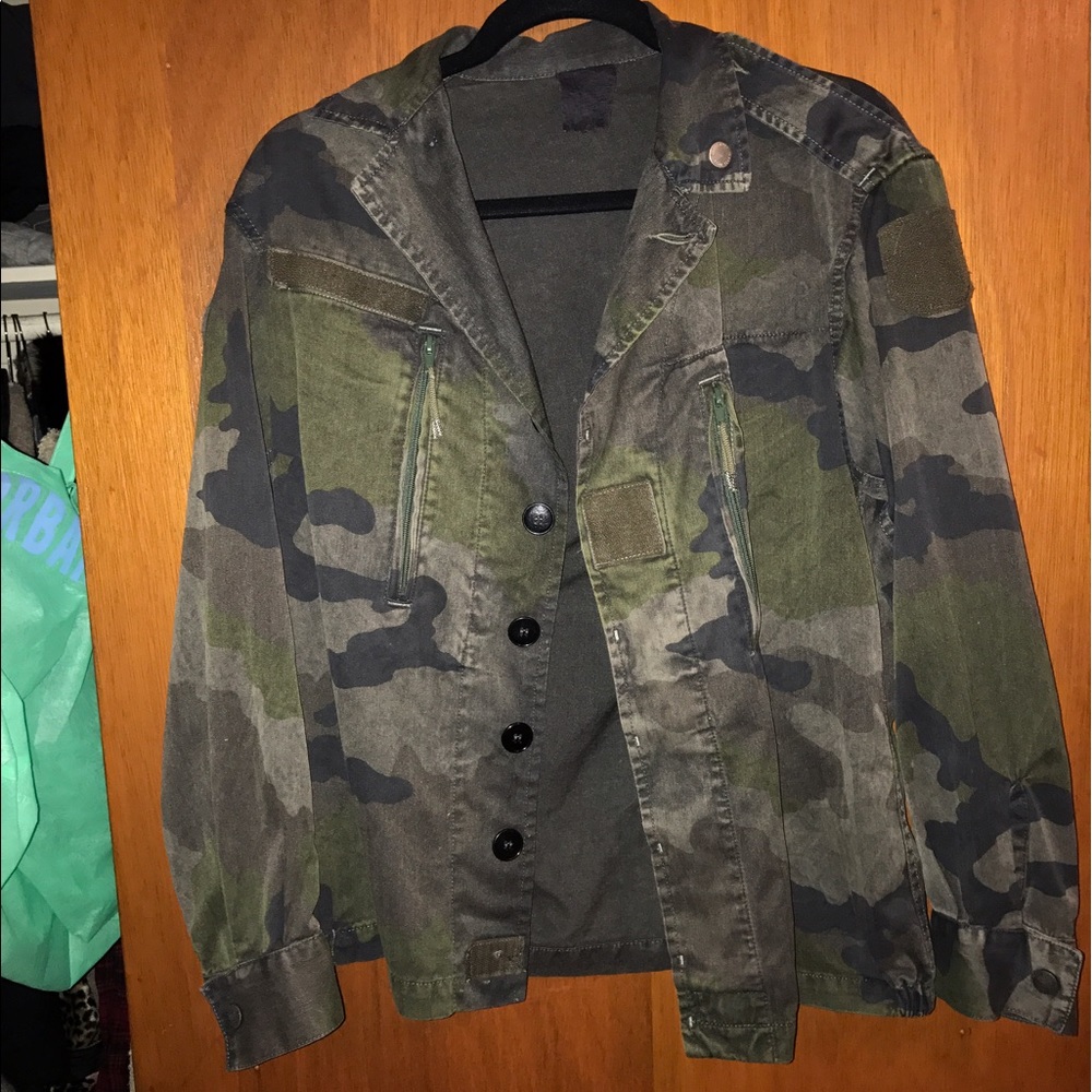 CAMO/ARMY JACKET BRANDY MELVILLE
