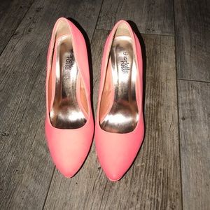 Charlotte Rouse coral heels