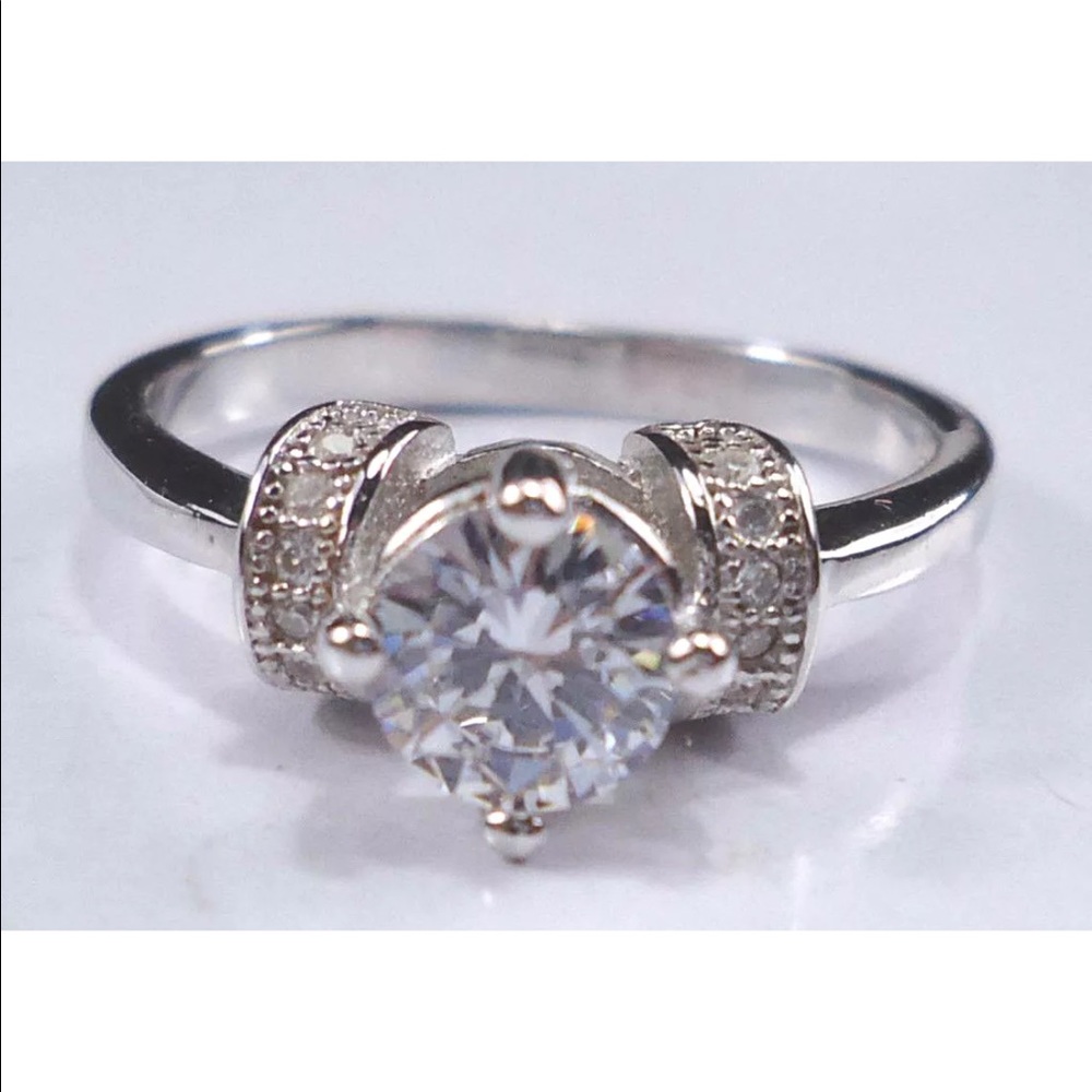 Exquisite Ring - Picture 3 of 4