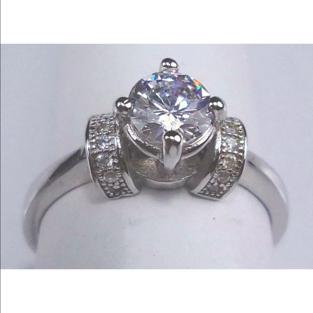 Exquisite Ring - Picture 4 of 4