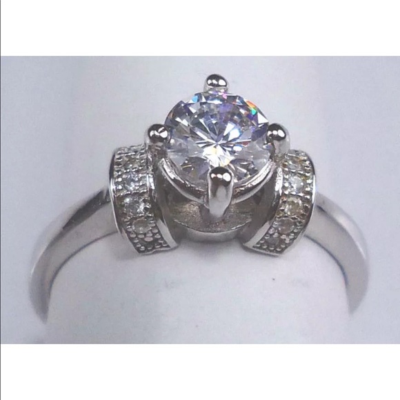 Exquisite Ring - Picture 4 of 4