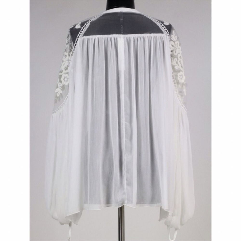 Semi sheer lace detail blouse - Picture 4 of 6