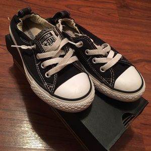 Converse sz 13 kids LIKE NEW🎊