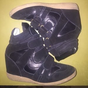 Hi-top wedge sneaker with velcro closure