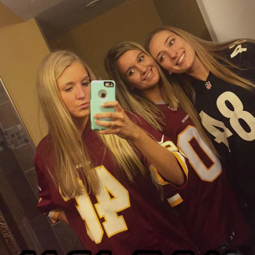 Meet your Posher, Corinne