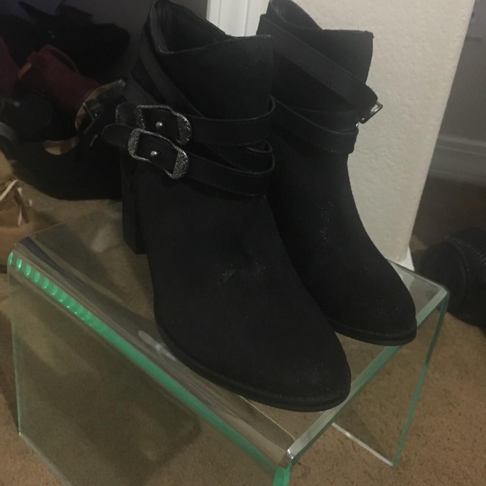 Reba booties they cute