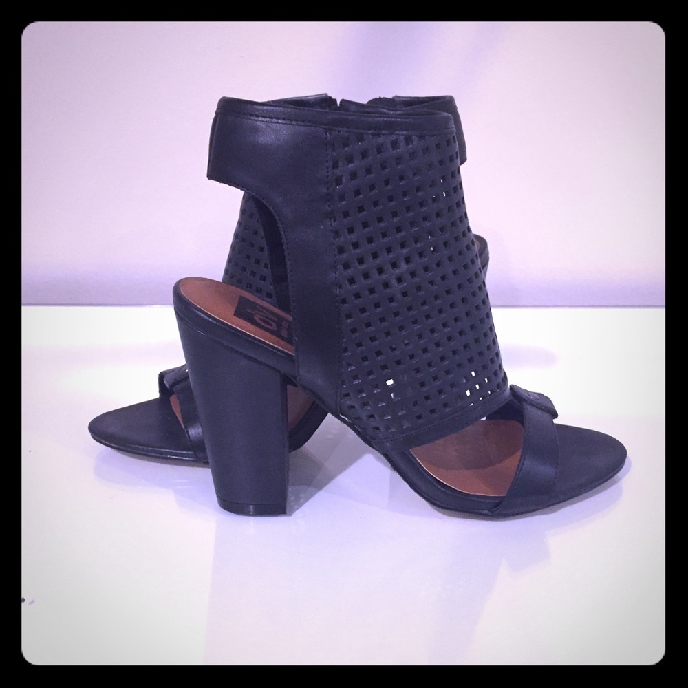 Dolce Vita Ankle strap