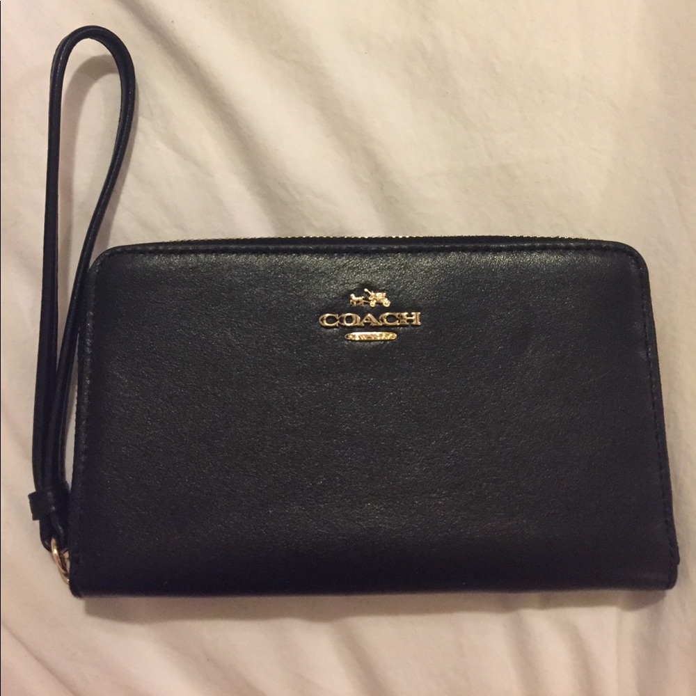NWT Coach Smartphone Wristlet in Black Leather.