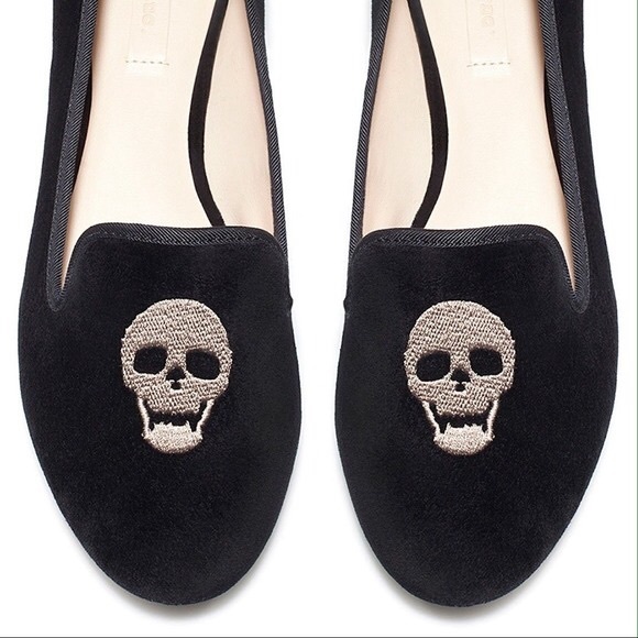 Zara Shoes - Zara skull loafer