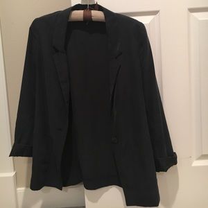 H&M black comfy chic blazer size 8. 3/4 sleeve