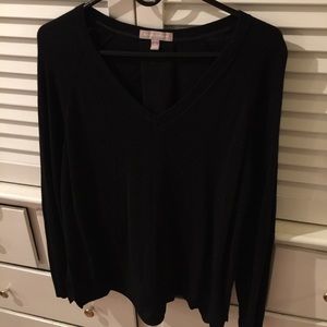 Lightweight V-neck sweater