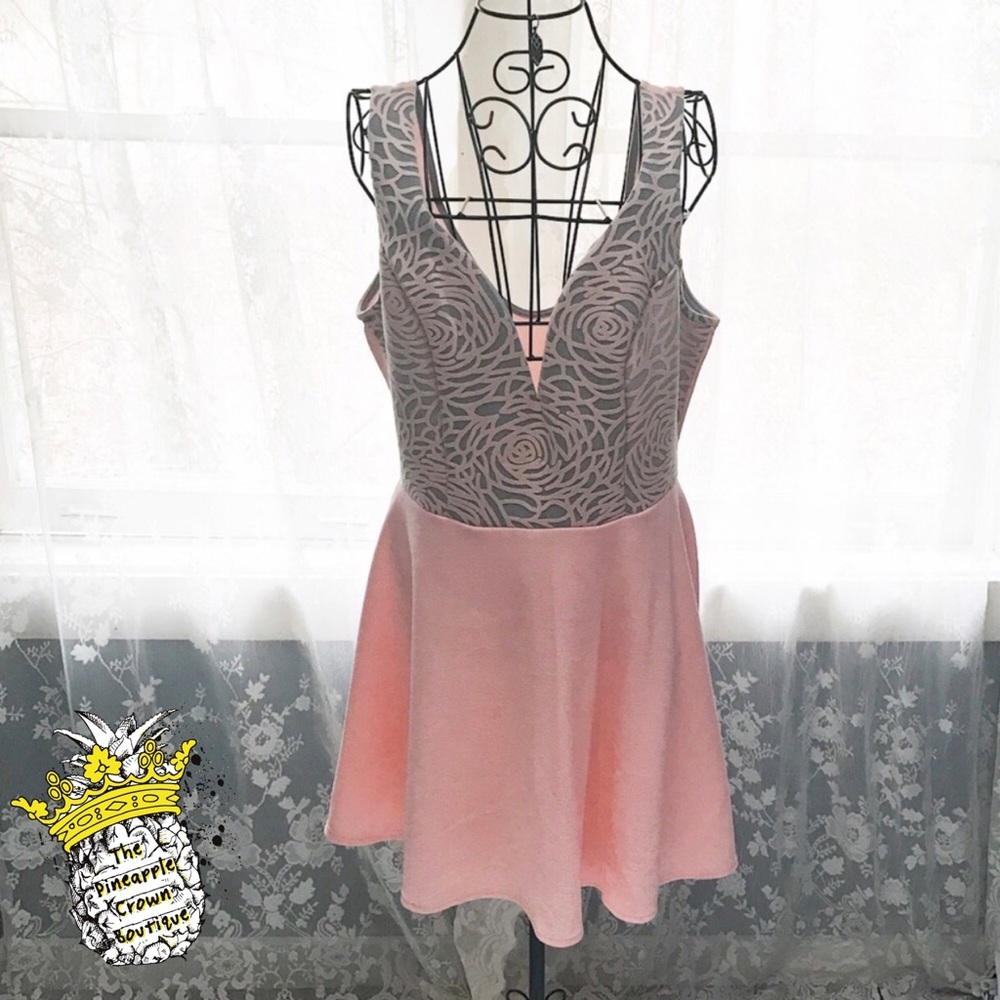 🆕 Chelsea Dress ✨