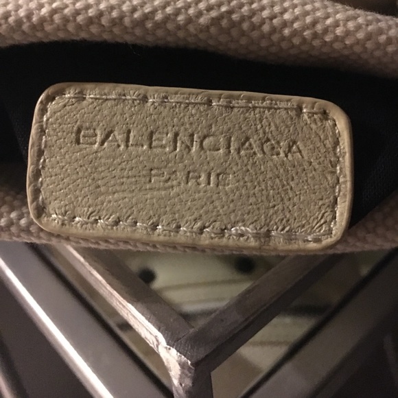 Balenciaga cloth makeup pouch. LAST CALL!๐๐ - Picture 3 of 6