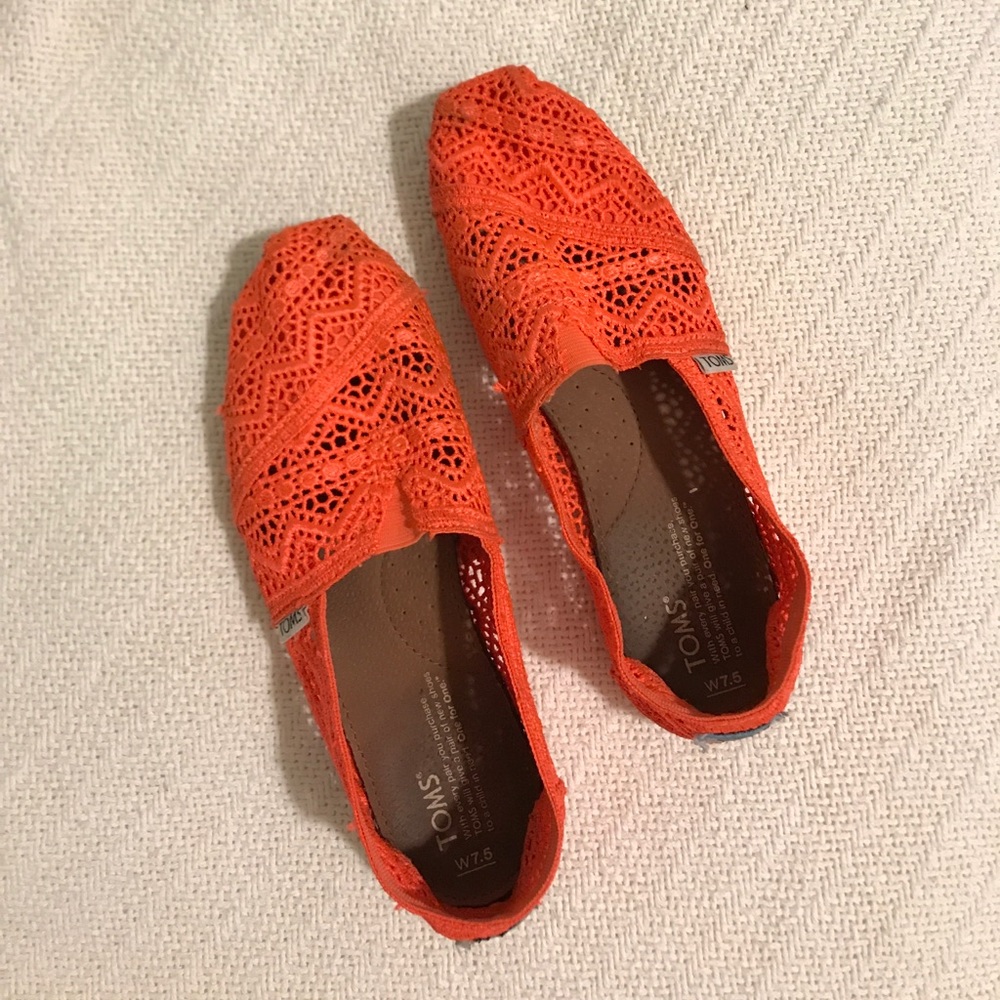 Neon toms