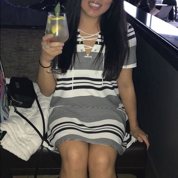 Express Dress 2x HOST PICK 🍾 - Picture 2 of 2