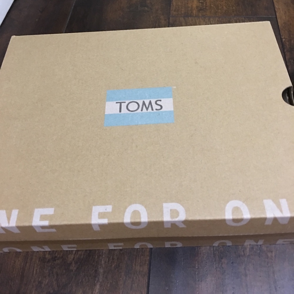 Women's Tom's